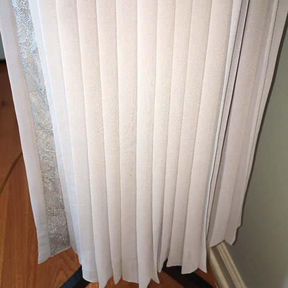 BCBG MAXAZRIA Raya Sleeveless Pleated Lace Dress - Picture 10 of 16